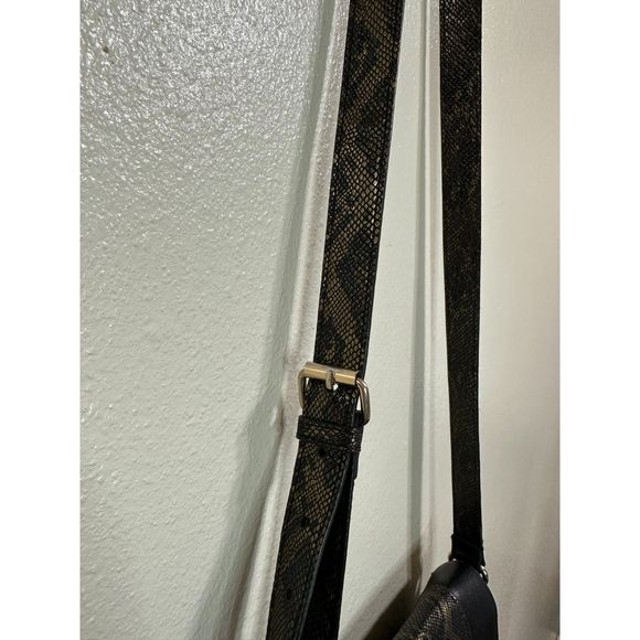 Neiman Marcus Crossbody Black and Gold Embossed Snakeskin Design Saddlebag Purse - Picture 8 of 8